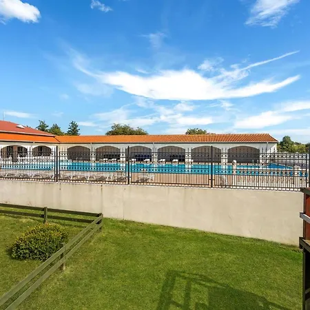 Pet Friendly In With Wifi Holiday home